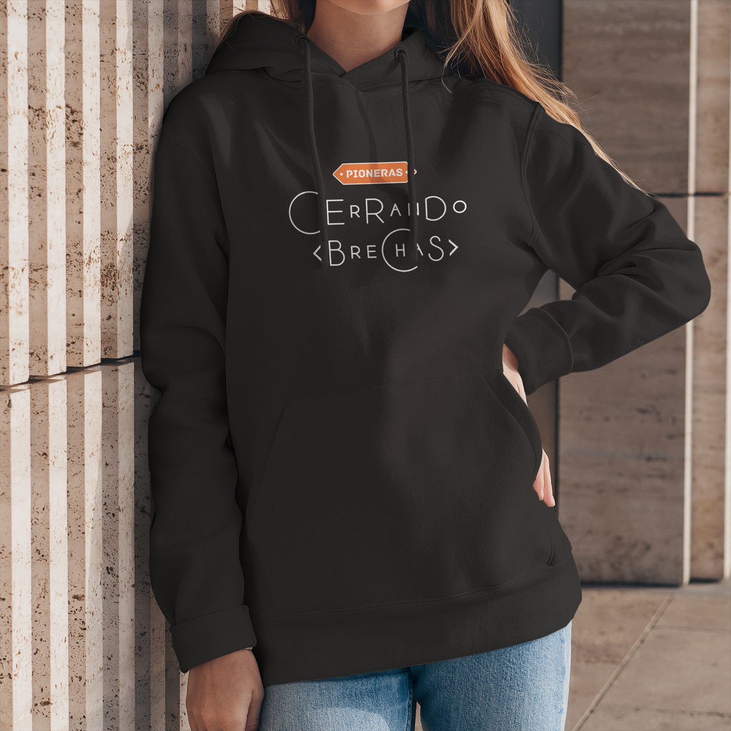 Hoodie Pioneras - Cerrando Brechas - Black